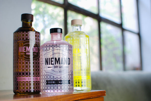 Niemand „Bunte Tüte“ (1x Niemand Gin 0,5 L, 1x Niemand Vodka 0,5 L, 1x Niemand Likör 0,5 L)